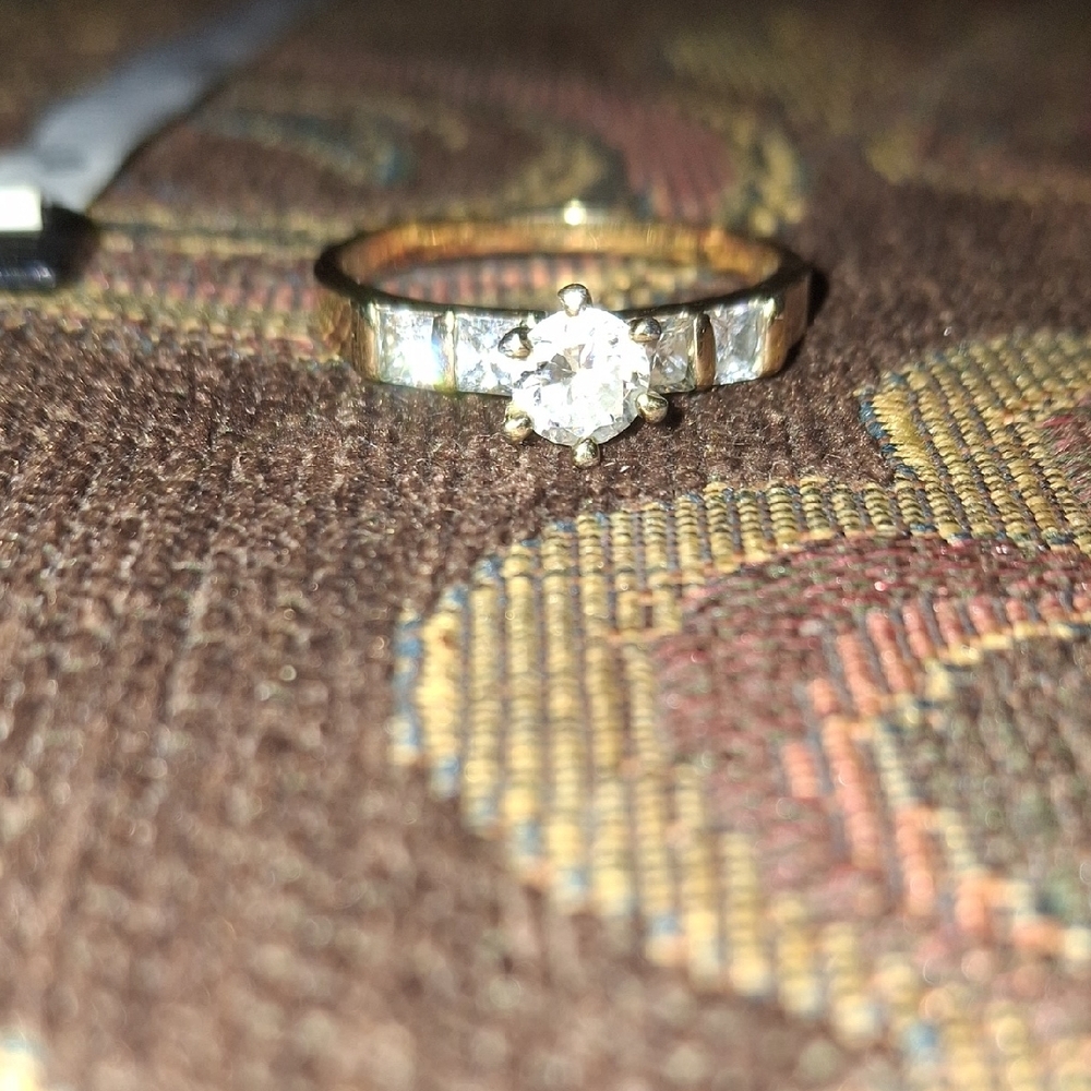 Elegant Gold and Silver Women's Ring